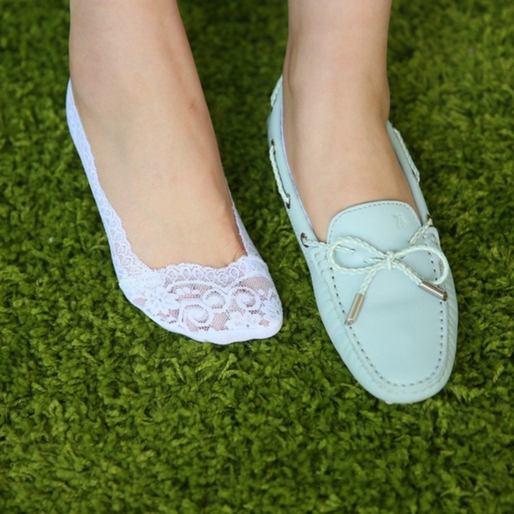 ๐ Pair of Lovely classy no see lace footie no slip socks in black or white ๐ - Picture 6 of 8